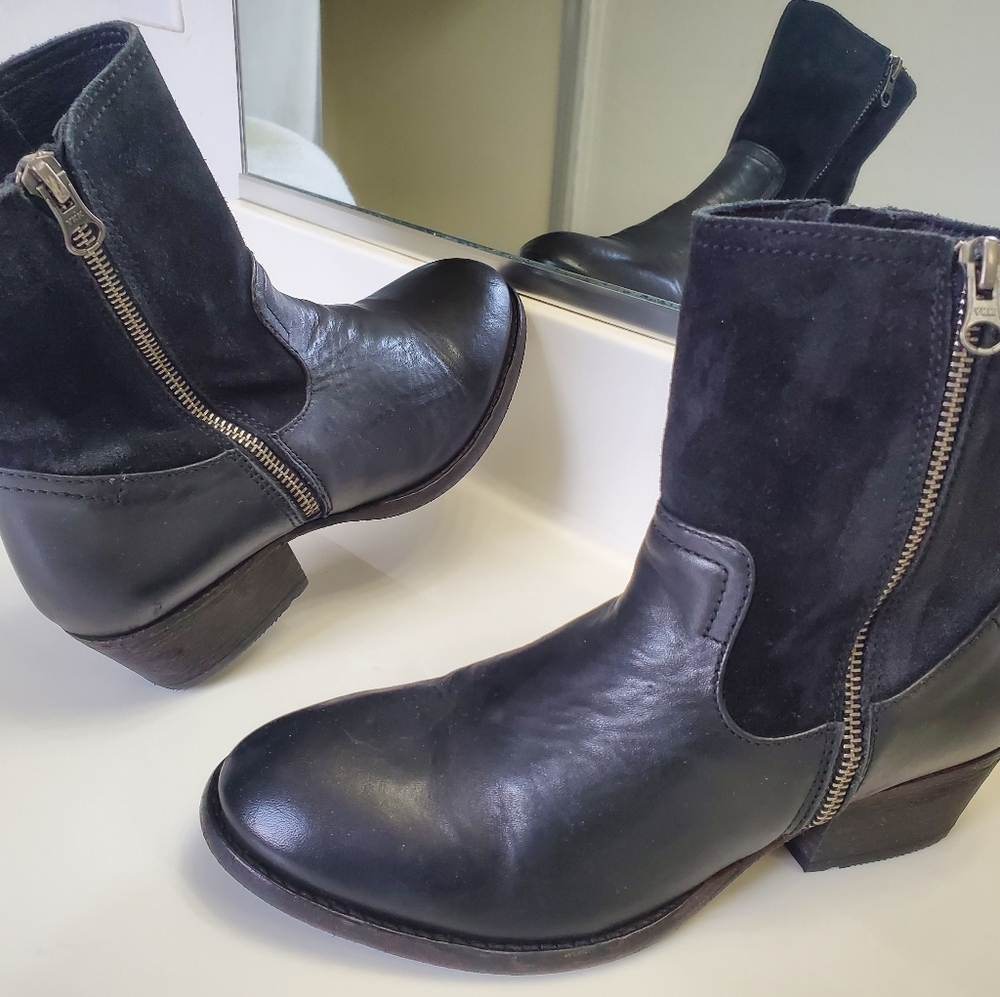 H BY HUDSON Riley Zip-Up Ankle Bootie - Picture 2 of 12